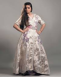 صور ربيبة دنيا بطمة بالقفطان المغربي تشعل مواقع التواصل الاجتماعي Dresses Maxi Dress Fashion