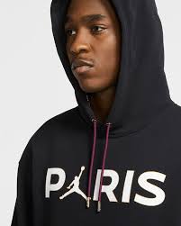 Our psg sweatshirts come in a variety of styles for every fan. Paris Saint Germain Men S Fleece Pullover Hoodie Nike Com