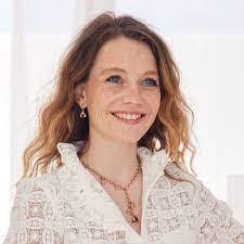 Theresa Fritts's Instagram, Twitter & Facebook