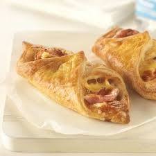 How to serve cheese and bacon turnovers? Aldi Shopper Recreates Greggs Bacon And Cheese Pastry For 71p Here S How To Make It Daily Record