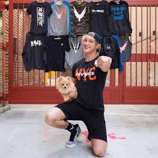 579 9k Likes 4 821 Comments Logan Paul Loganpaul On Instagram New York City Let S Light It Up This Weeken Logan Paul Kong Logan Paul Logan Jake Paul