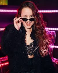 Menınas dançando funk coreografıa 2019. Baixar Larissa Manoela Hoje A Noite E Nossa Mp3