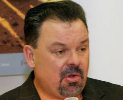 Calif. artist Thomas Kinkade dies at age 54