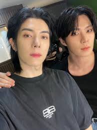 Hyunmin references are so random 😂 Before, he called Jaeho a magician.  Then, all of a sudden Jaeho was Rob Lucci. Both magician and Rob Lucci are  well known for having pigeon with them. During their ...