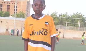 نشيد يا نفس توبي منصور السالمي أناشيد. ÙŠØªÙ…ÙŠØ² Ø¨Ù…Ù‡Ø§Ø±Ø© Ù…Ø¬Ù†ÙˆÙ†Ø© ÙƒØ³ÙˆÙ„ ÙˆÙ…Ø¹Ø¬Ø¨ Ø¨ÙˆÙŠÙ„ÙŠØ§Ù† Ø§Ù„ØºØ±Ø¨Ø§Ù„ Ø§Ù„ØµØºÙŠØ± ÙŠØ±ÙØ¶ Ø§Ù„Ø¹ÙŠØ´ ÙÙŠ Ø¬Ù„Ø¨Ø§Ø¨ Ø£Ø®ÙŠÙ‡ Ø¨Ø§Ø¬ Ù†ÙŠÙˆØ²