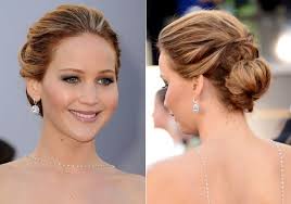 Jennifer lawrence is peak jennifer lawrence climbing over chairs at the oscars, wine glass in hand. Oscars 2013 Beauty The Secrets Behind Jennifer Lawrence S Red Carpet Hair Makeup And Manicure Fashion Magazine