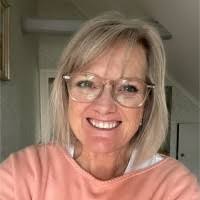 Martha Swanson's Instagram, Twitter & Facebook