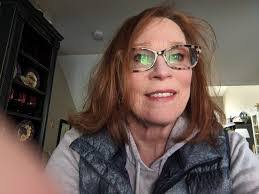 Lindsay Roden's Instagram, Twitter & Facebook