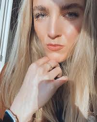 Gabrielle Vickers's Instagram, Twitter & Facebook