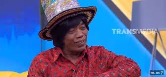 Pak tarno kabarnya sudah menikah dengan seorang pramugari asal riau bernama sri rahayu. Syok Disebut Bangkrut Usai Videonya Sedang Jalan Kaki Viral Pak Tarno Akhirnya Buka Suara Dan Ungkap Kondisinya Kini Usai Jarang Tampil Di Televisi Ya Allah Gusti Itu Lagi Nunggu Jemputan