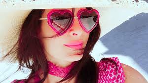 Коя е красивата сестра на Амал Клуни