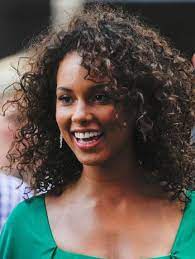 50 Hairstyles For Frizzy Hair To Enjoy A Good Hair Day Every Day Curly Hair Styles Alicia Keys Hairstyles Frizzy Hair