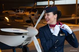 — в самолете были и другие пассажиры с детьми, но никто не успел ничего. Styuardessa Uchitsya Na Pilota Mne Ne Strashno Eto Pust Instruktor Boitsya