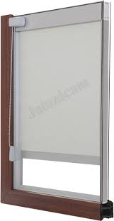 Farklı cam kombinasyonları ile üretilebilen jaluzili çift camlar manuel veya uzaktan kumandalı olarak kontrol edilebilmektedir. Isicam Arasi Stor Perde Zincirli Miknatisli Sistem Urununu Globalpiyasa Com Da Satin Alin