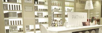 Patyka Habille Les Vitrines Du Printemps Haussmann Maison De Beaute Cosmetique Bio Et Printemps