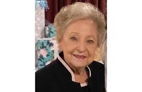 Isabelle Nowak's Instagram, Twitter & Facebook