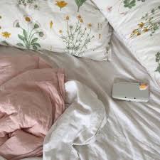 This Is Like The Floral That I Kinda Like Cause It S Not Toooooo Much But The Colors Are Cute Idk Haha Vintage Bed Aesthetic Bedroom Bed Sheets
