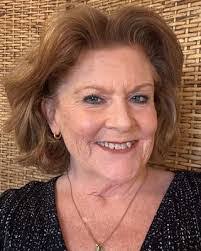 Lori Loy's Instagram, Twitter & Facebook