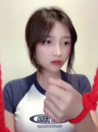 Hạ đầu tam bái nước mắt rơi