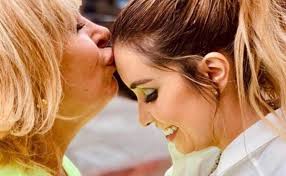 Jun 15, 2021 · andrea escalona contó que ha soñado con su mamá, magda rodríguez, y que le enseñó a su hija, quien asegura se parece a la primogénita de daniel bisogno. De Que Murio La Mama De Andrea Escalona Magda Rodriguez