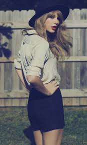 Pin By Alayna Hsiao On My Queen Taylor Swift Photoshoot Taylor Swift Red Taylor Swift Pictures