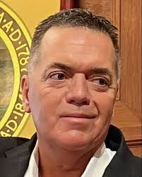 Daniel Viger's Instagram, Twitter & Facebook