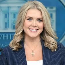 🇺🇸Should White House Press Secretary Karoline Leavitt continue wearing  the cross during press conferences?🇺🇸 YES or NO?🇺🇸 If YES, I will  follow you back!🇺🇸
