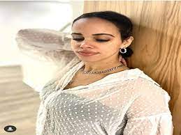 أعلنت نور عمرو دياب، الابنة الكبرى للهضبة والفنانة شيرين رضا، خبر خطوبتها من شاب بريطاني دون الكشف عن هويته. Ù†ÙˆØ± Ø¹Ù…Ø±Ùˆ Ø¯ÙŠØ§Ø¨ ØªÙ†Ø´Ø± ØµÙˆØ± Ø§ Ø¬Ø¯ÙŠØ¯Ø© Ù…Ù† Ø£Ø­Ø¯Ø« Ø¸Ù‡ÙˆØ± Ù„Ù‡Ø§ Ø¹Ø¨Ø± Ø§Ù†Ø³ØªØ¬Ø±Ø§Ù…