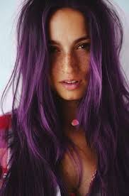 Braune haare eignen sich super für strähnchen, weil sie dunkel genug sind, um sich von bunten farben abzusetzen, aber nicht zu we did not find results for violett braune haare. Braune Haare Mit Lila Stich Google Suche Lila Haare Haare Haare Lila Farben