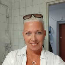 En kompis tycker jag påminner om rosa pantern 😂 Jag antar att hon har rätt  att de är rätt likt mig .