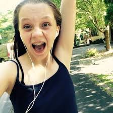 Alyssa Schubert (alyssaclares)