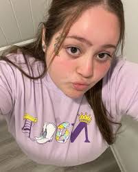 Eileen Benton (@eileen2122) • Instagram photos and videos