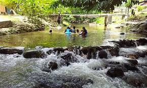 L'hotel era situato proprio sulla riva del fiume. Tempat Menarik Hulu Langat Yang Sangat Seronok Dilawati Cari Homestay