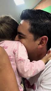 El carácter fuerte de una mujer se forma con un papá amoroso en el juego y  en la vida diaria creciendo con ella. #amordepapa  #elmejorpapadelmundomundial #amoqueseaselpapadeLupe @Felipe Rey Romero ...