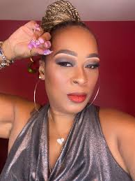 My birthday is in one month but I had my photo session already 🤣 I know  yall will appreciate this photo as some can relate lol