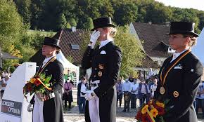 Jessica von bredow werndl zaire 14 win the grand prix dressage freestyle 84 8. Bei Siegerehrung Fliessen Tranen Jessica Von Bredow Werndl Neue Deutsche Meisterin Honnezeitung Aktuelle Nachrichten Aus Balve Neuenrade Dem Mk Und Hsk