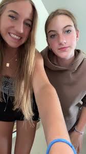 Alexa Dow (@alexa_dow)