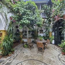 Available at vienna lawn and garden. Patio De La Calle Ocana 19 Este Patio Cercano Al Palacio De Viana Ha Sido Reconstruido Pero Ha Seguido Conservad Beautiful Gardens Backyard Outdoor Living