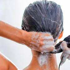 It takes up to three days for the cuticle layer to fully close, which. How Long Should I Wait To Dye My Hair After Washing It