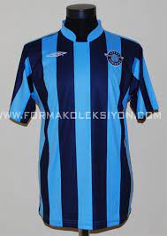 Adana demirspor'ın sezon içerisindeki form durumunu, yükselişlerini, düşüşlerini, iç saha, dış saha performanslarını ve performans değişikliklerini görebilirsiniz. Adana Demirspor Un 2010 2011 Sezonunda Kullandigi Klasik Cubuklu Ic Saha Formasi Formanin Ureticisi Umbro Sade Ve Bir O Kadar Da Sik Bi Futbolcular Mac Klasik