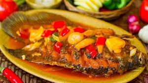 Setelah dibersihkan panaskan minyak goreng, kemudian tumis bawang merah dan bawang putih. Resep Gurame Asam Manis Simple Dan Mudah Dibuat
