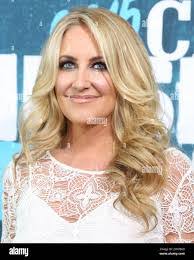 Ann Fullerton's Instagram, Twitter & Facebook