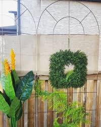 Cool fencing idea instead of the wall in your yard. Easy And Inexpensive Backyard Privacy Screen Sumaira Z