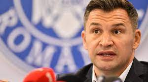 Ministrul sportului din românia, eduard novak, propus de udmr, ne va impune proiectul de sport pus la punct de ungaria. Mesajul Lui IonuÈ› Stroe Pentru Eduard Novak Noul Ministru Al Tineretului È™i Sportului Eurosport