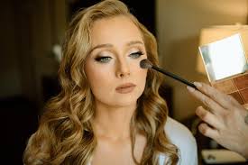 Goodmorning All, Can you guys please recommend some BOMB makeup artist