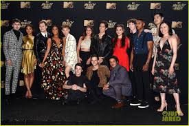 13 Reasons Why Full Cast Mtv Awards 01 Thirteen Reasons Why 13 Reasons Why Reasons 13 Reasons