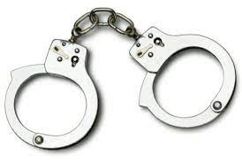 Here a thin shim comes into use to open the lock of the cuffs. Can You Remove Handcuffs Without A Key Quora