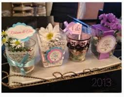 To make the bunga rampai, the pandan leaves are… Bunga Rampai Wedding Gift Favors Gift Tray Wedding Gifts