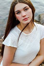 Adrienne Kerr. 📷 Angela Sterling.