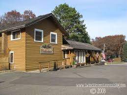 Old Log Cabin In Forest Lake Mn They Have Such A Great Menu And The Moistest Chicken I Ve Ever Had P Forest Lake Moist Chicken Log Cabin